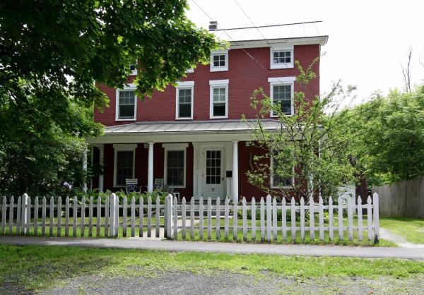 8 Pearl Street