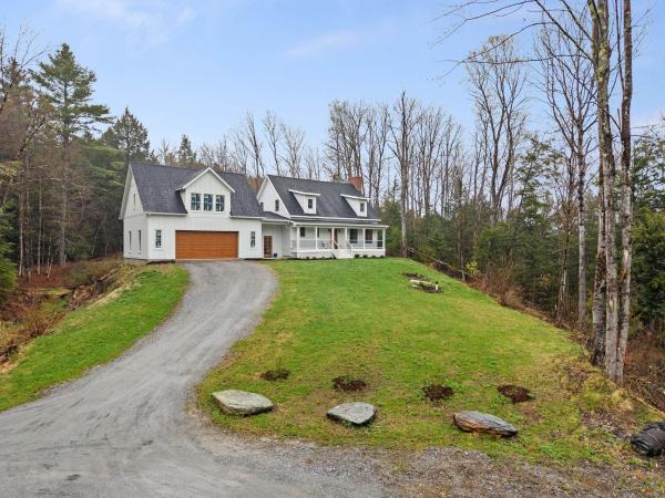 163 E Countryside Road