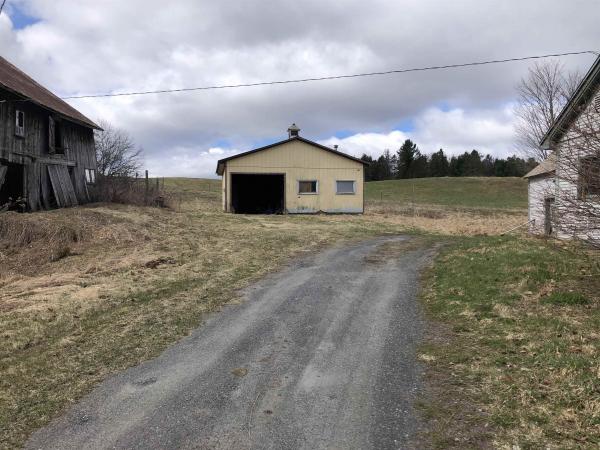 Single Family in Hardwick VT