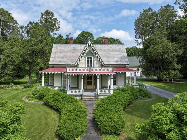 382 Hewitt Road