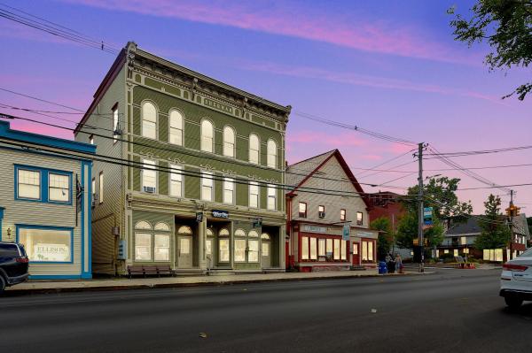 158 Main Street