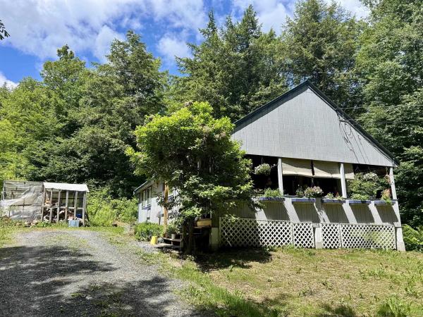 8 Mary White Road