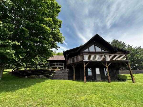 Single Family in Hardwick VT