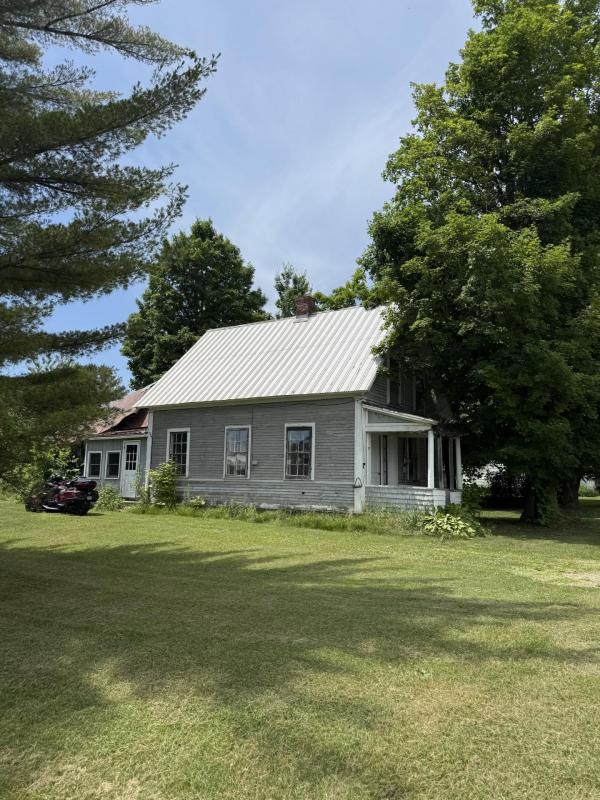 137 South Pleasant Street
