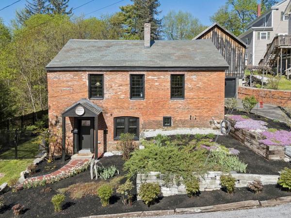 3 Briggs Lane