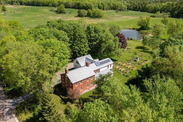 1816 Morgan Horse Farm Road