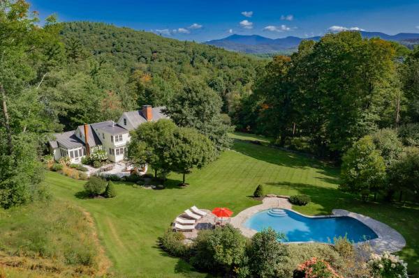 679 Old County Lane