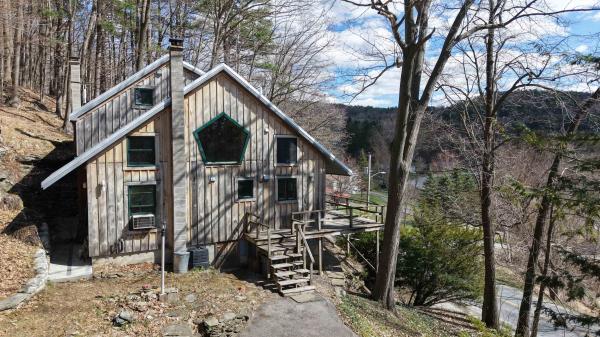 2603 North Pownal Road