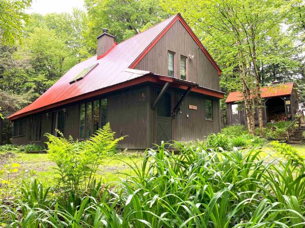 2 Woodlot Lane