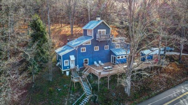 732 Bridgewater Center Road
