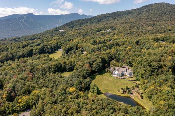 Single Family in Stowe VT