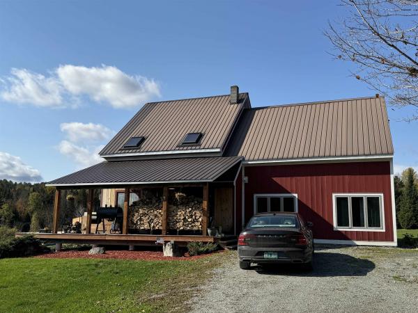 Single Family in Wolcott VT
