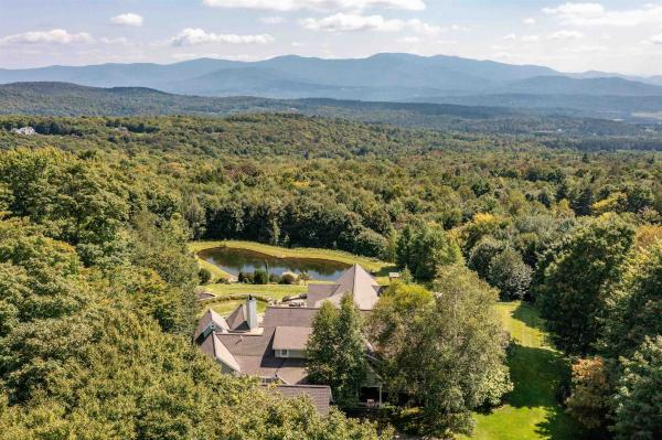 Single Family in Stowe VT