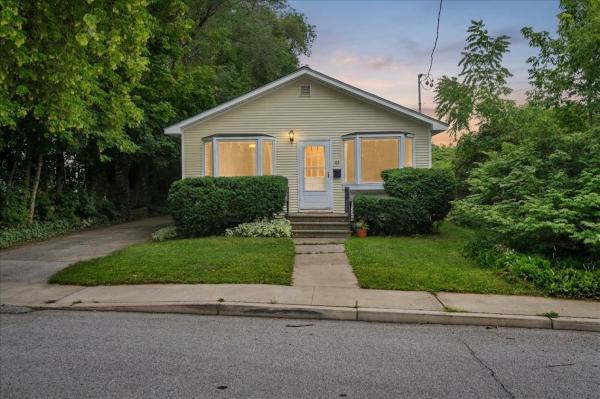 22 Ferris Street