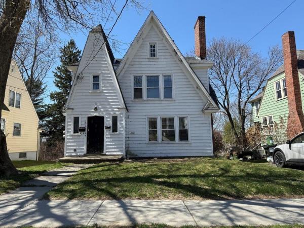 103 Caroline Street