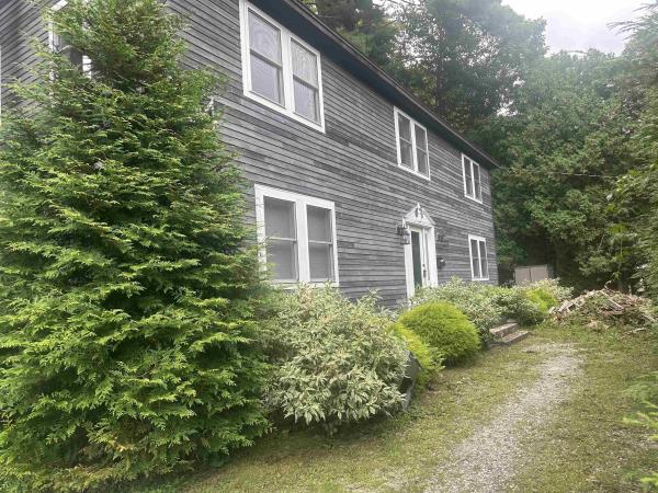 34 Pleasant Street