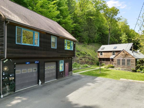25-27 Gingko Lane