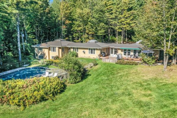 Single Family in Stowe VT