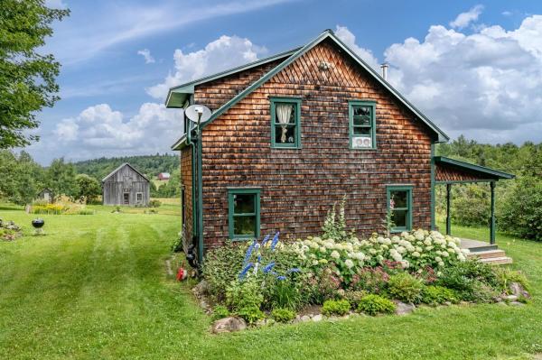Single Family in Elmore VT