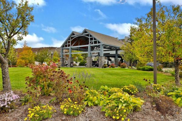 228 East Mountain Road