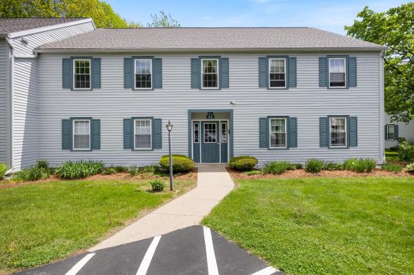 6 Twin Oaks Terrace