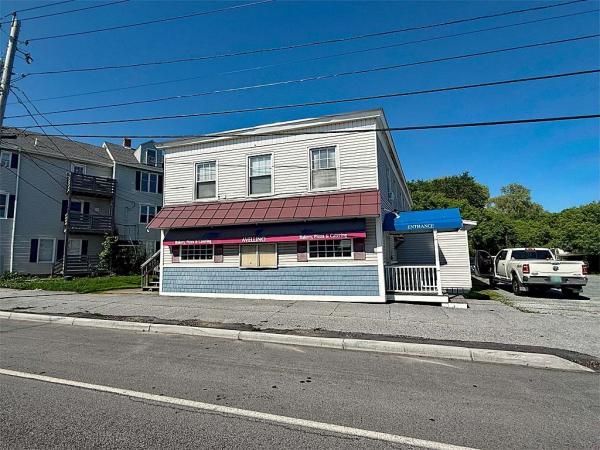 86 Strongs Avenue