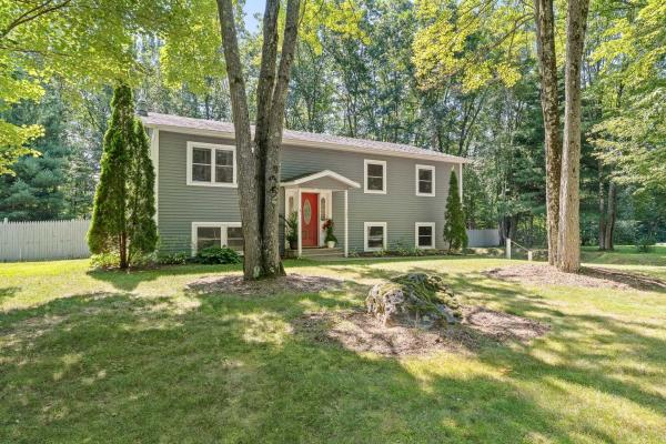 142 Oak Circle