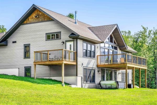Single Family in Elmore VT