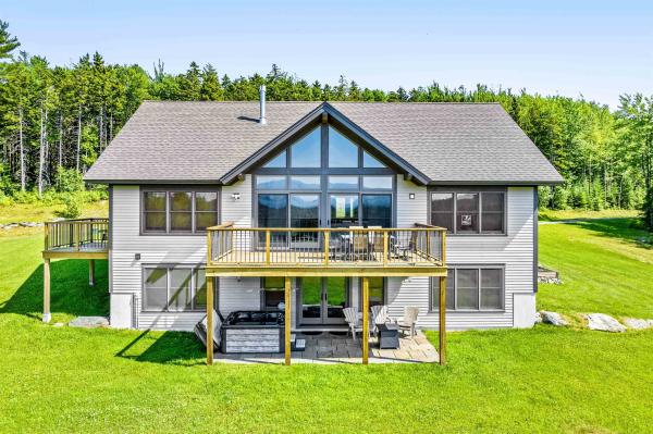 Single Family in Elmore VT