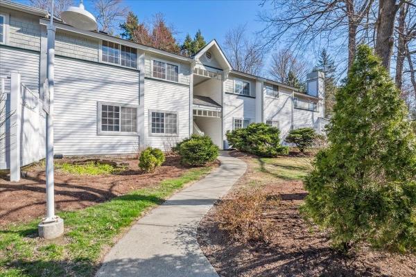 11 Winding Brook Drive