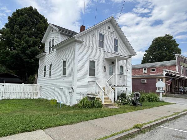 Single Family in Hyde Park VT