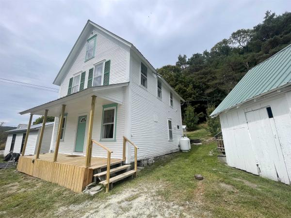 1204 Whitelaw Road