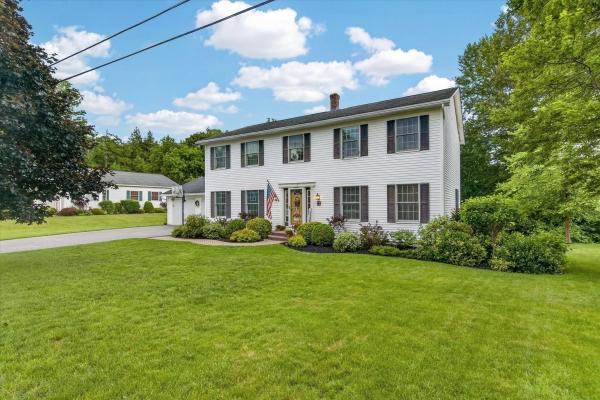 12 Moon Brook Drive