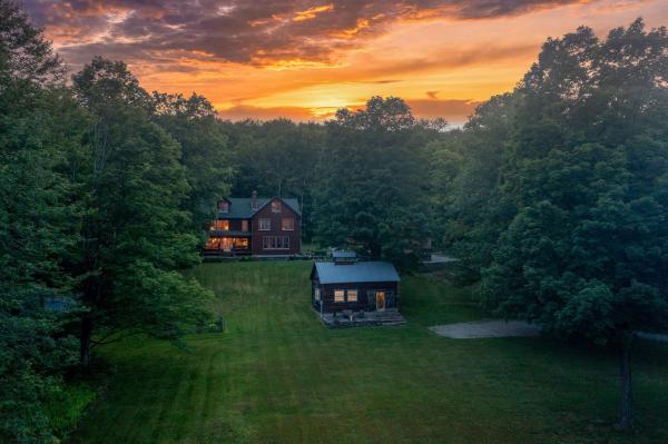 32 Sleepy Hollow Road