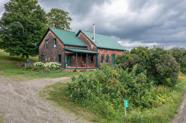 Single Family in Elmore VT