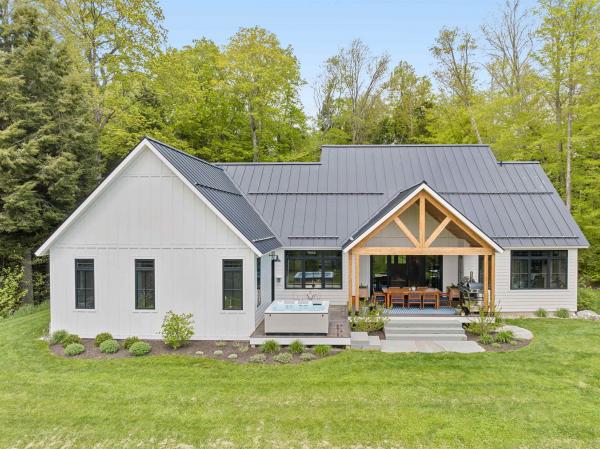 Single Family in Stowe VT