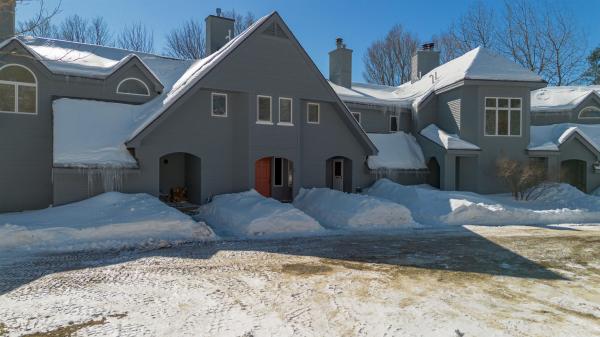 11 Dutchman Lane