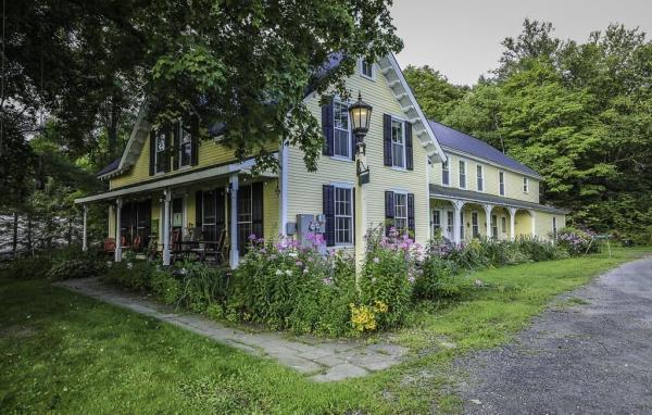 1460 Main Street