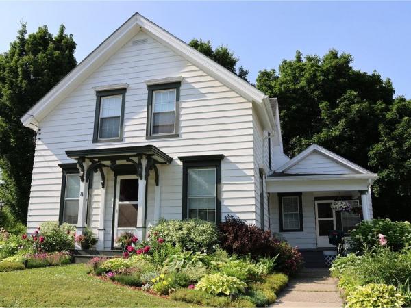 8 Diamond Street