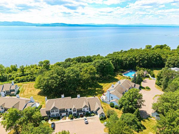 7 Northshore Drive
