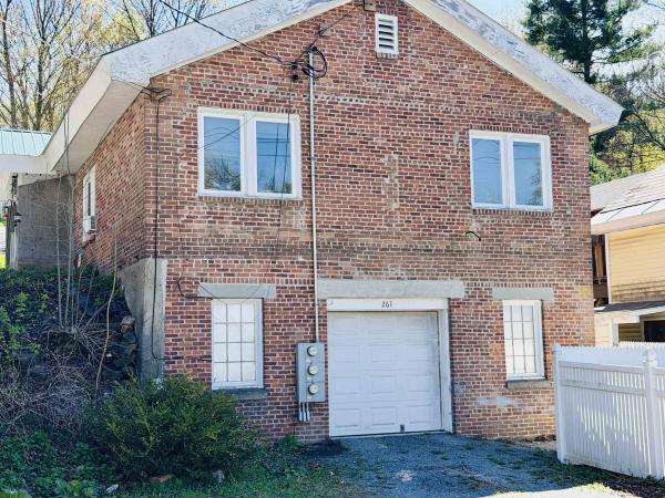 2 Hamlin Avenue