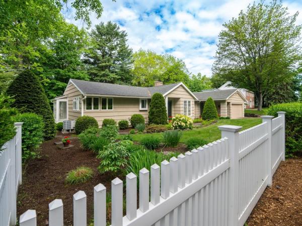 65 DeForest Heights
