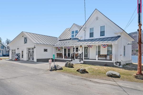 Single Family in Elmore VT