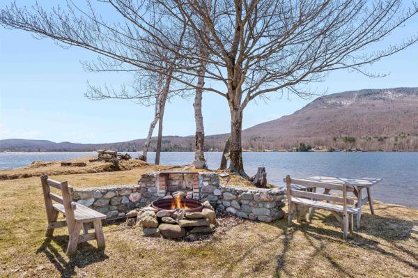 Single Family in Elmore VT