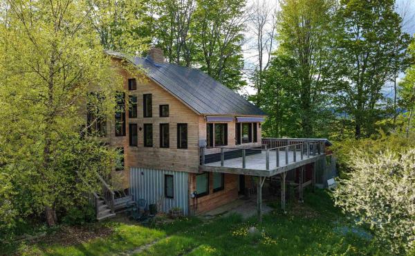 304 Green Bay Loop