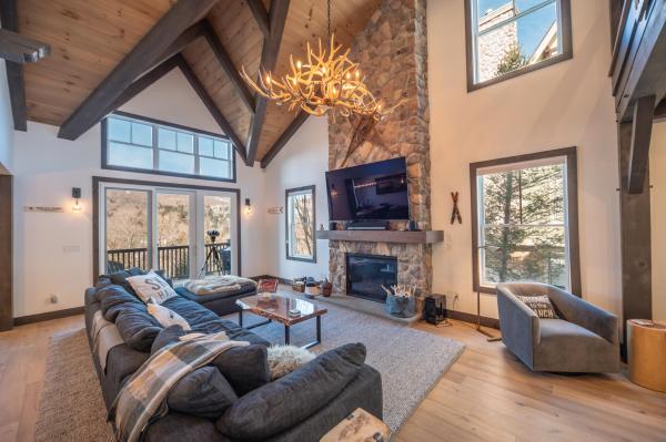 19B Boulder Ridge Drive