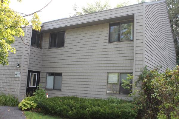 64 Hawthorne Circle
