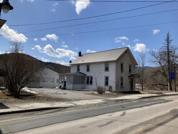 Single Family in Johnson VT