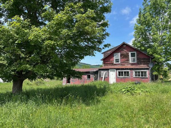 Single Family in Elmore VT