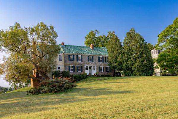 1277 Thompsons Point Road